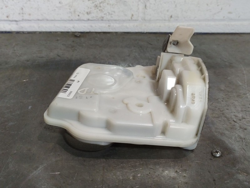 Recambio de cerradura puerta trasera derecha para mazda 6 2.2 de 163 sportive referencia OEM IAM   