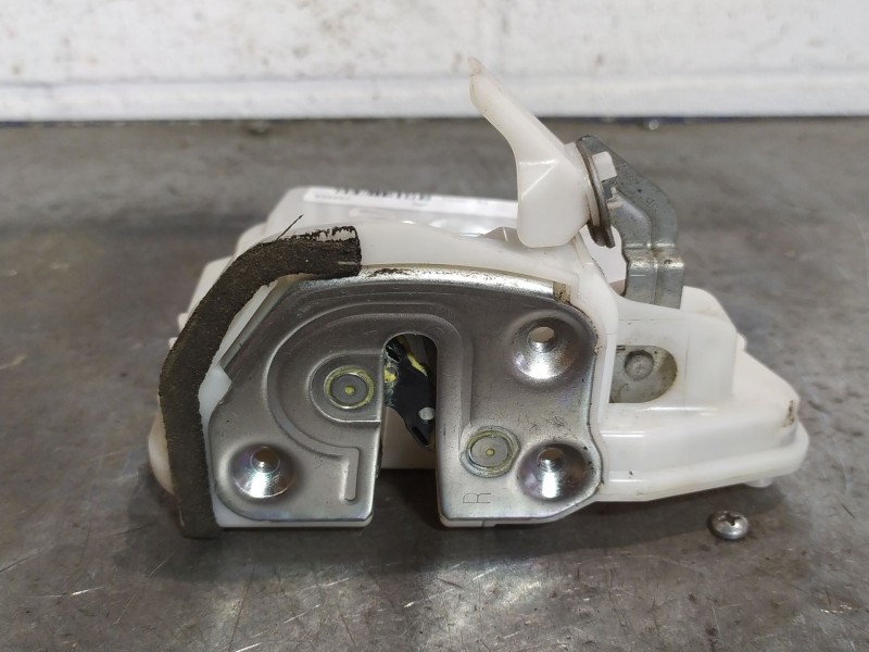 Recambio de cerradura puerta delantera derecha para mazda 6 2.2 de 163 sportive referencia OEM IAM   