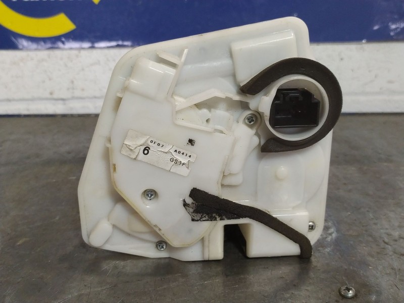 Recambio de cerradura puerta delantera derecha para mazda 6 2.2 de 163 sportive referencia OEM IAM   