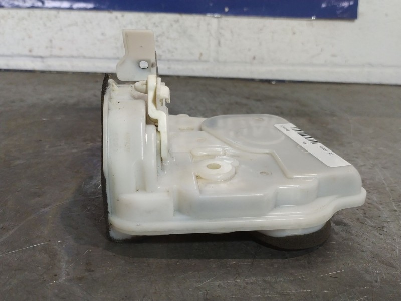 Recambio de cerradura puerta delantera izquierda para mazda 6 2.2 de 163 sportive referencia OEM IAM   