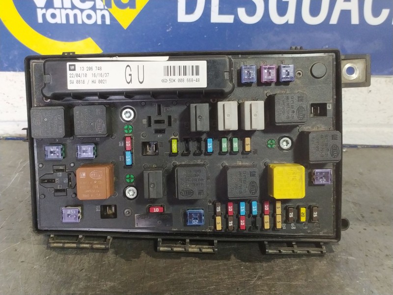 Recambio de caja reles fusibles para opel zafira b  | 0.05 - ...  | 0.05 - ... referencia OEM IAM 13206748GU  