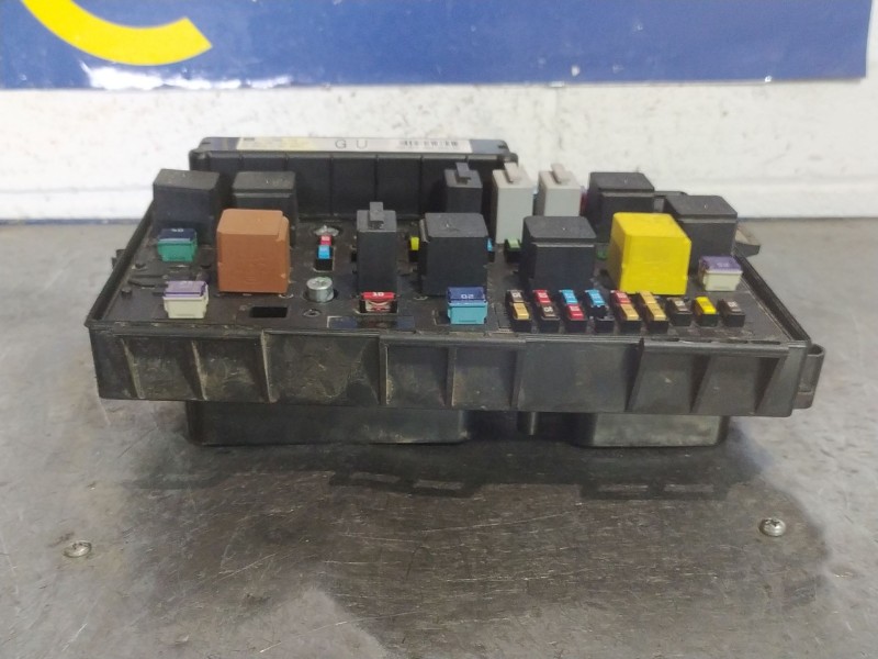 Recambio de caja reles fusibles para opel zafira b  | 0.05 - ...  | 0.05 - ... referencia OEM IAM 13206748GU  