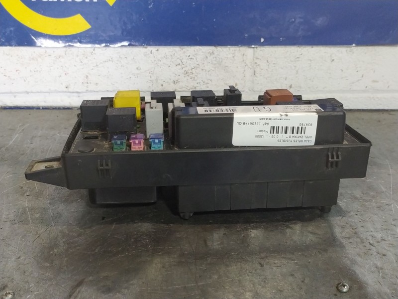 Recambio de caja reles fusibles para opel zafira b  | 0.05 - ...  | 0.05 - ... referencia OEM IAM 13206748GU  