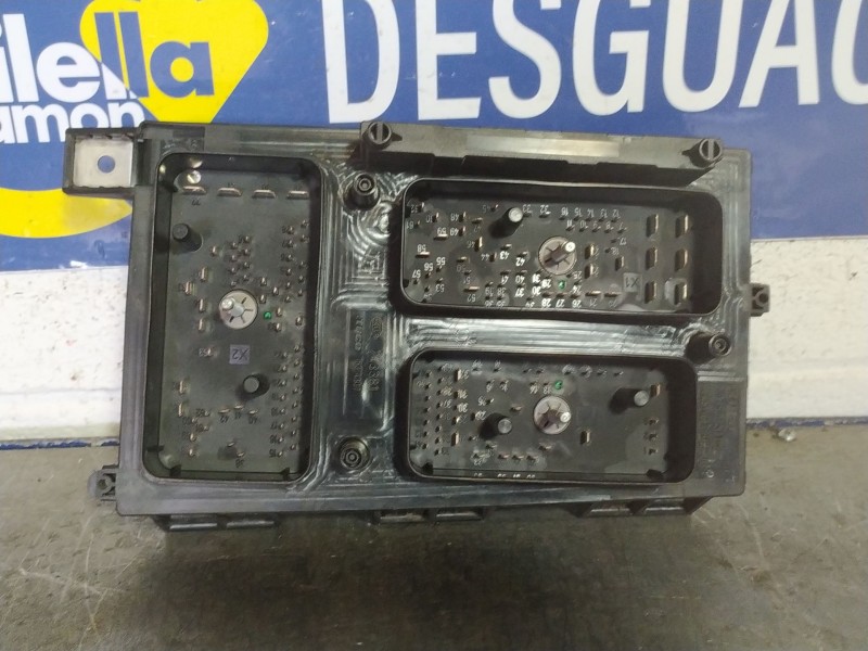 Recambio de caja reles fusibles para opel zafira b  | 0.05 - ...  | 0.05 - ... referencia OEM IAM 13206748GU  
