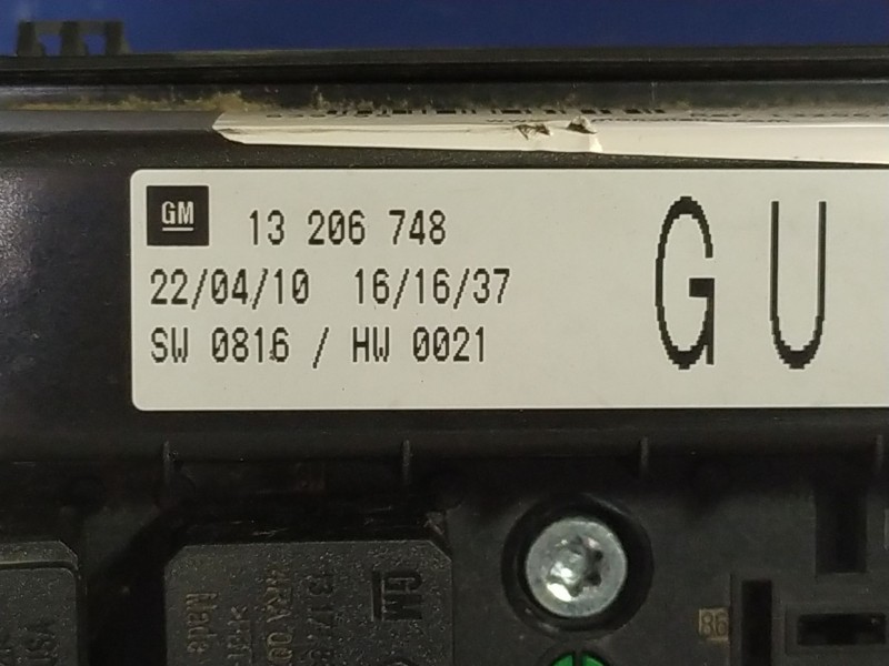 Recambio de caja reles fusibles para opel zafira b  | 0.05 - ...  | 0.05 - ... referencia OEM IAM 13206748GU  