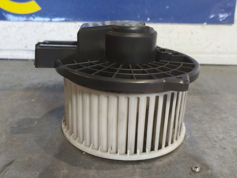 Recambio de motor calefaccion para mazda 6 2.2 de 163 sportive referencia OEM IAM   