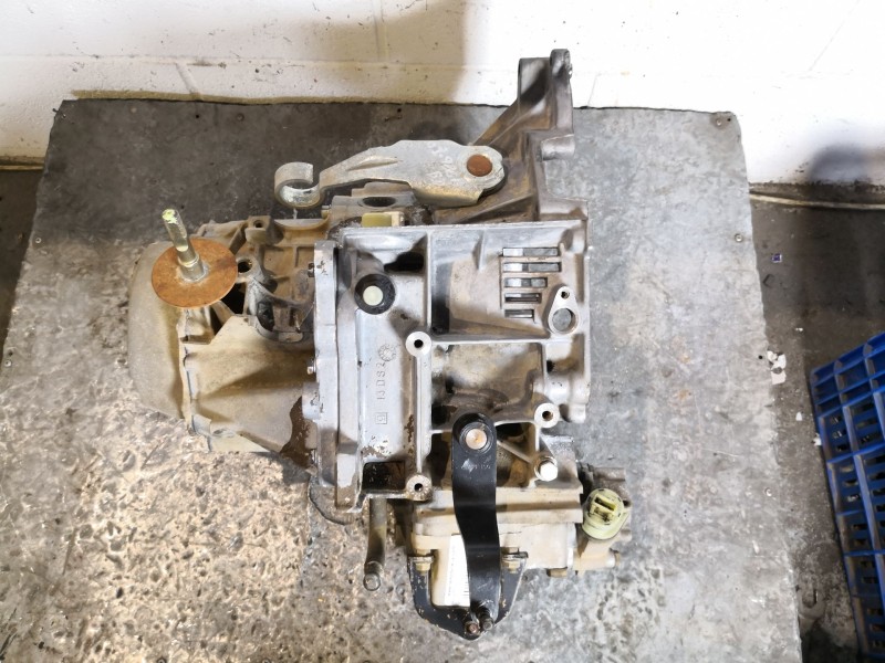 Recambio de caja cambios para citroen berlingo 1.9 600 d furg. referencia OEM IAM 20CH47  