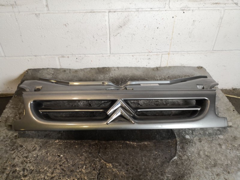 Recambio de rejilla delantera para citroen berlingo 1.9 600 d furg. referencia OEM IAM 9618254877  