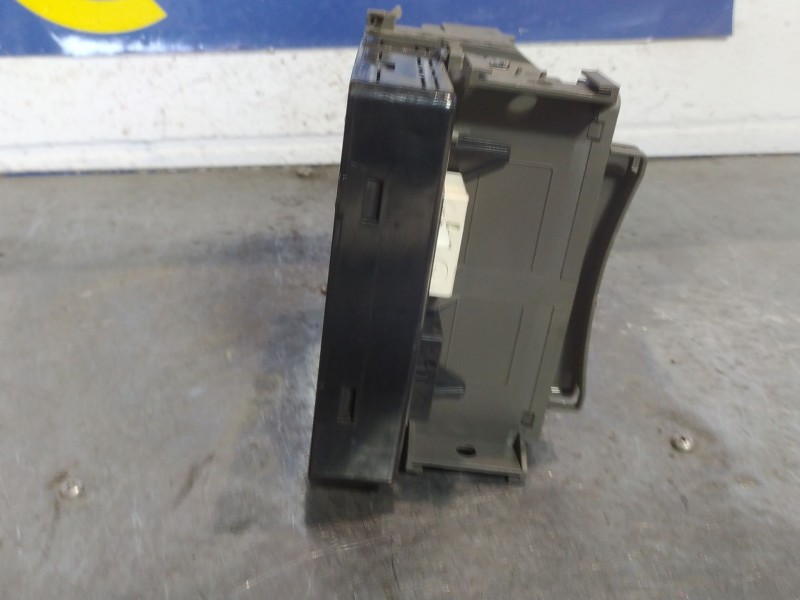 Recambio de caja reles fusibles para renault laguna ii (bg0) 1.9 dci diesel | 0.01 - ... 1.9 dci diesel | 0.01 - ... referencia 