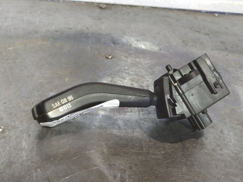 Recambio de mando intermitentes para bmw serie 3 berlina (e46) 1.9 cat referencia OEM IAM 8363668M  