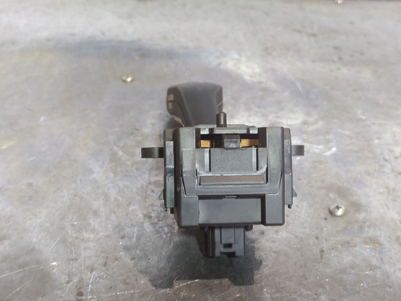 Recambio de mando intermitentes para bmw serie 3 berlina (e46) 1.9 cat referencia OEM IAM 8363668M  