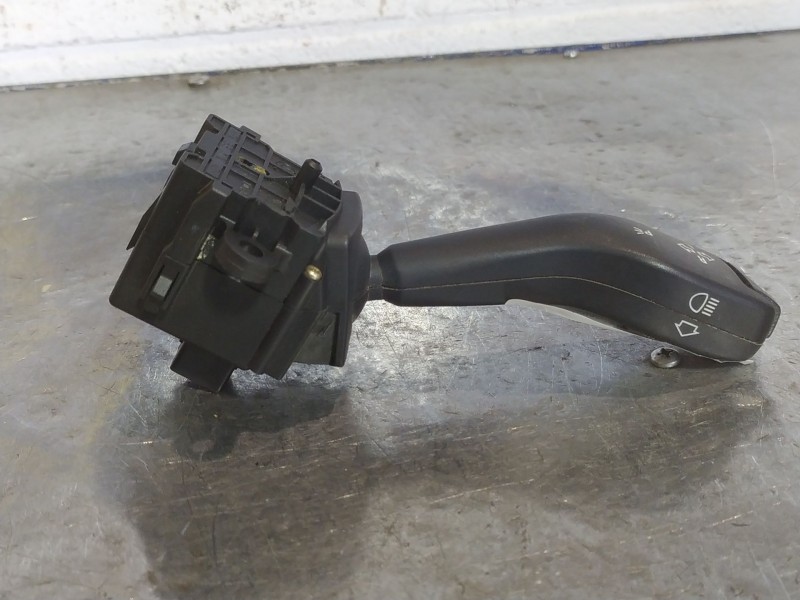 Recambio de mando intermitentes para bmw serie 3 berlina (e46) 1.9 cat referencia OEM IAM 8363668M  