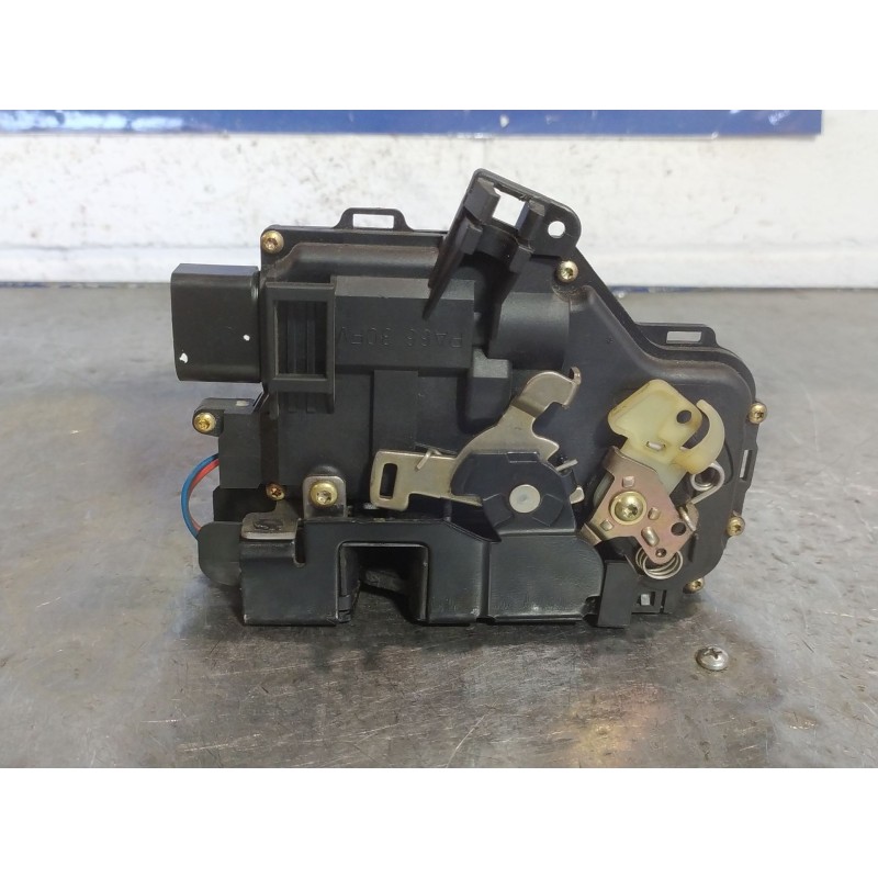 Recambio de cerradura puerta delantera derecha para audi a2 (8z)  | 0.00 - 0.05  | 0.00 - 0.05 referencia OEM IAM   