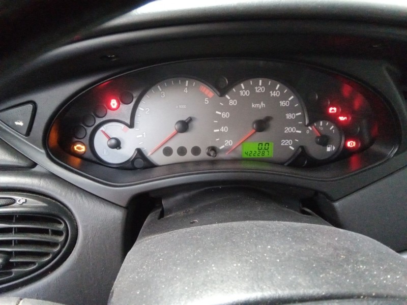 ford focus berlina (cak)  | 0.98 - 0.04 del año 2004