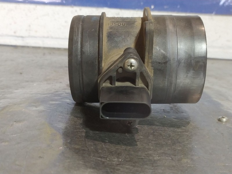 Recambio de caudalimetro para audi a4 2.0 tdi 143 multitronic dpf referencia OEM IAM 074906461B  