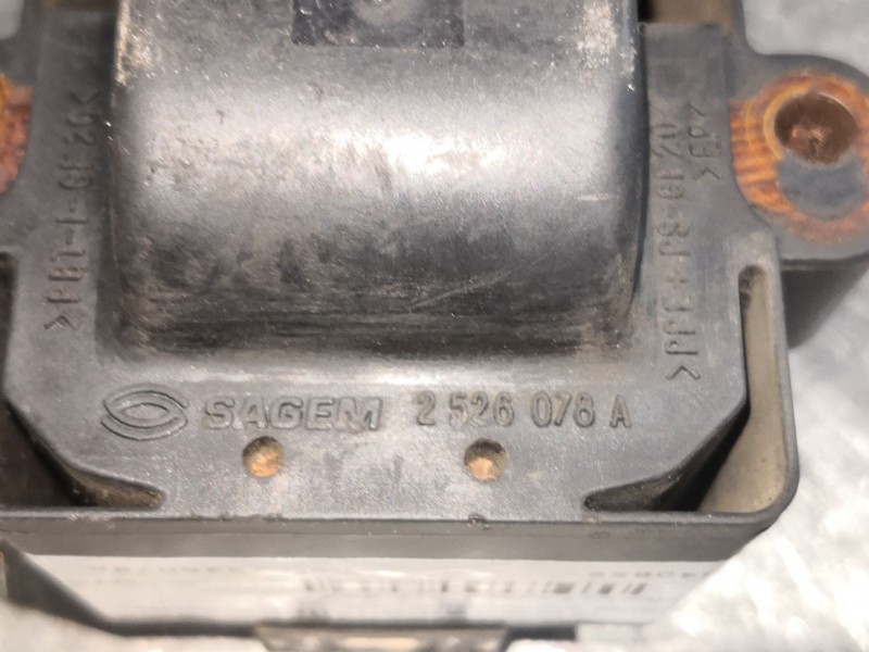 Recambio de bobina encendido para renault clio 1.2 referencia OEM IAM 2526078A  