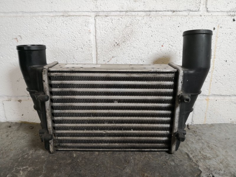 Recambio de intercooler para audi a4 1.8 t referencia OEM IAM 058145805A  