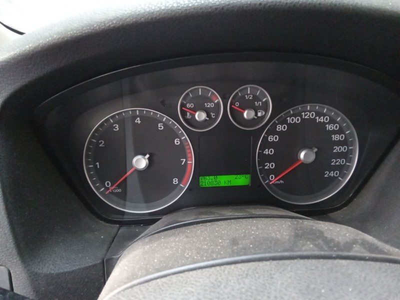 ford focus berlina (cap) del año 2006