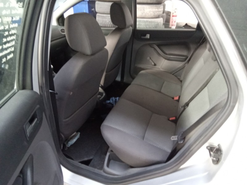ford focus berlina (cap) del año 2006