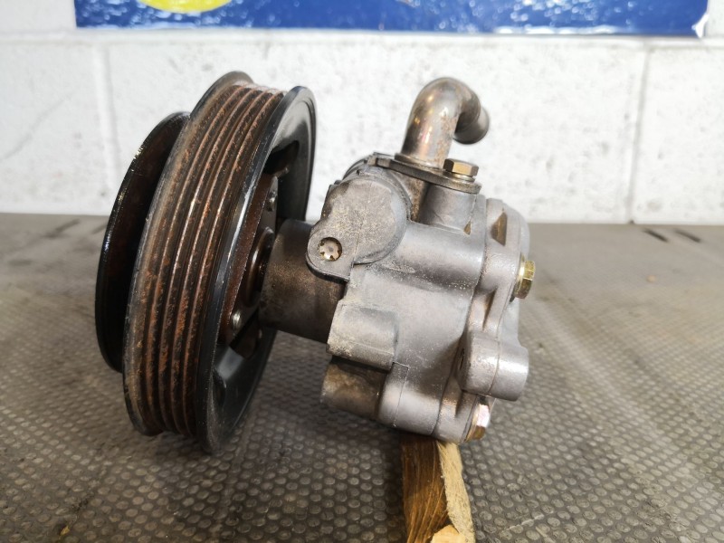 Recambio de bomba direccion para audi a4 berlina (b5) 1.8 referencia OEM IAM 8D0145156LES  