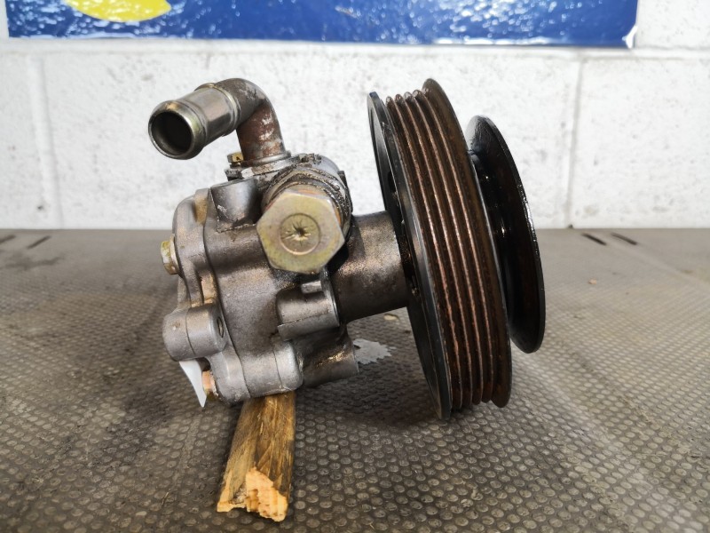 Recambio de bomba direccion para audi a4 berlina (b5) 1.8 referencia OEM IAM 8D0145156LES 8D0145156L 