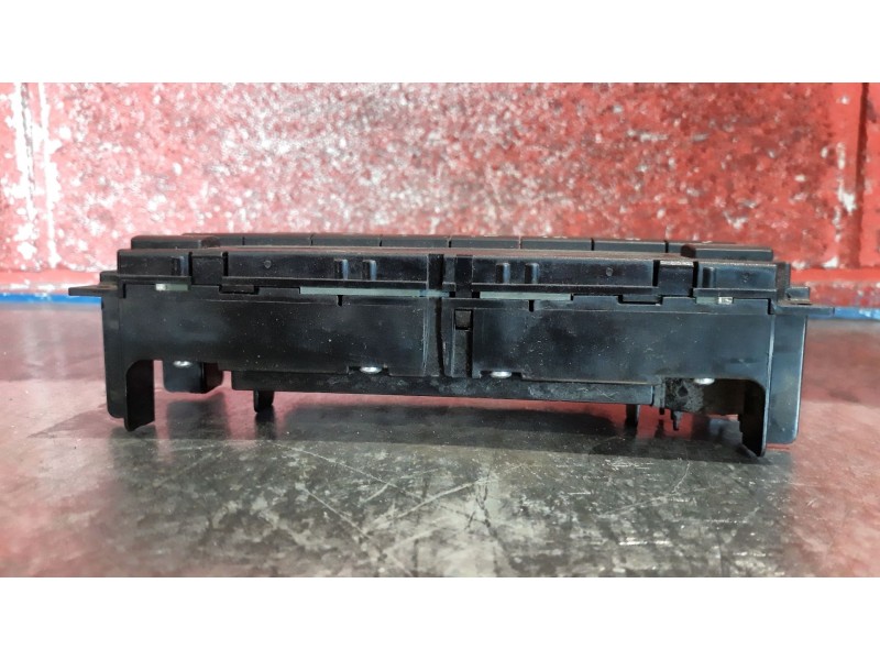 Recambio de mando climatizador para volkswagen bora berlina (1j2) 1.9 tdi | 0.98 - 0.05 1.9 tdi | 0.98 - 0.05 referencia OEM IAM