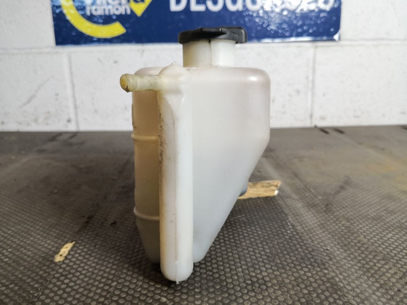 Recambio de deposito expansion para toyota avensis berlina (t25)  | 0.03 - 0.09  | 0.03 - 0.09 referencia OEM IAM 164700H030  