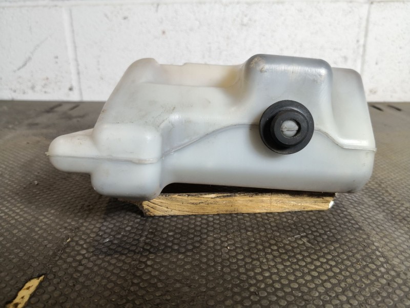 Recambio de deposito expansion para toyota avensis berlina (t25)  | 0.03 - 0.09  | 0.03 - 0.09 referencia OEM IAM 164700H030  