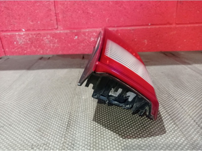 Recambio de piloto trasero derecho para opel meriva referencia OEM IAM   