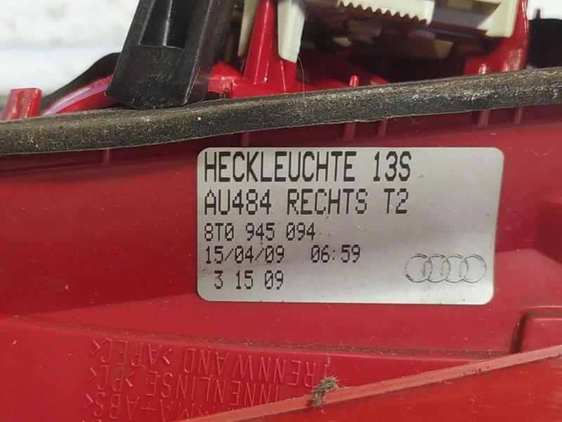 Recambio de piloto porton derecho para audi a5 2.0 tfsi 211 referencia OEM IAM 8T0945094  