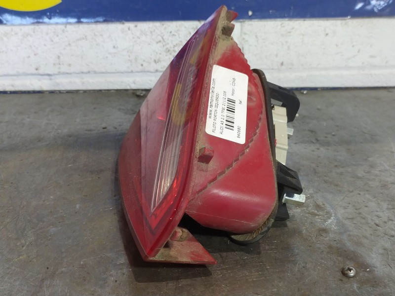 Recambio de piloto porton izquierdo para audi a5 2.0 tfsi 211 referencia OEM IAM 8T0945093  