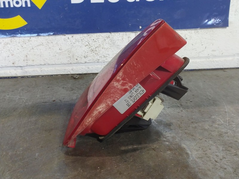 Recambio de piloto porton izquierdo para audi a5 2.0 tfsi 211 referencia OEM IAM 8T0945093  