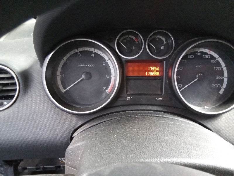 peugeot 308 premium 1.6 vti 120 del año 2009