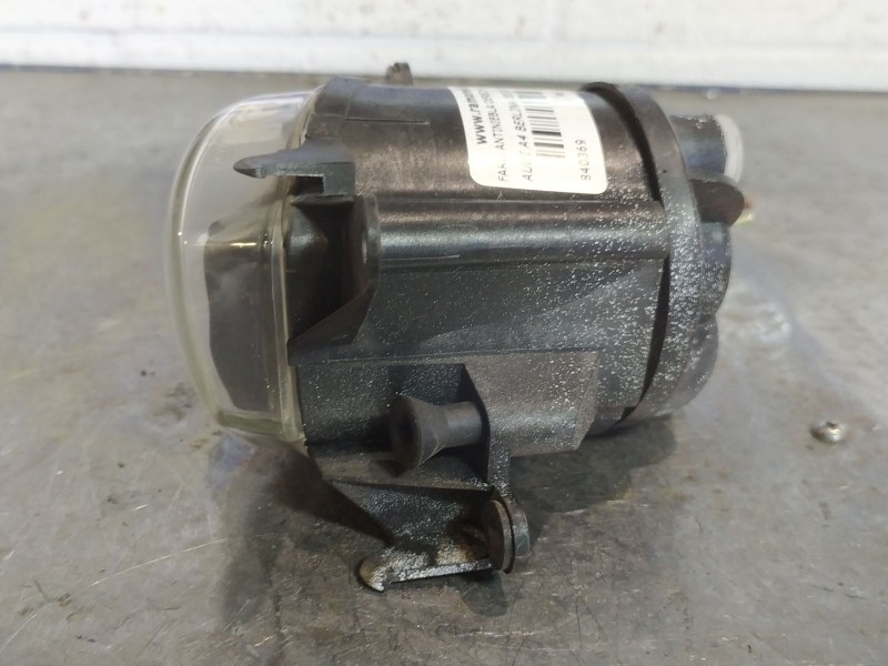 Recambio de faro antiniebla derecho para audi a4 berlina (b5) 1.8 referencia OEM IAM 8D0941700B  