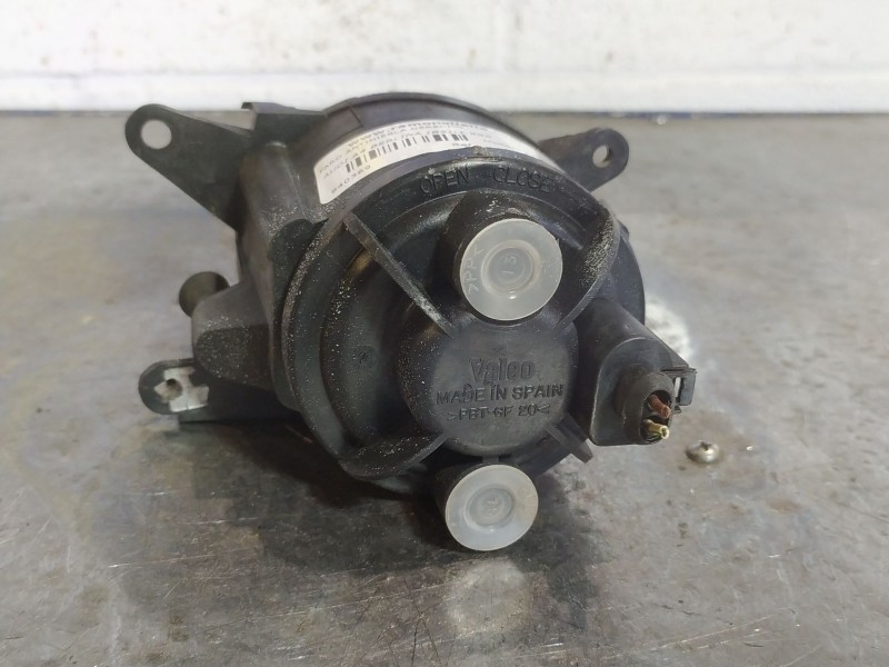 Recambio de faro antiniebla derecho para audi a4 berlina (b5) 1.8 referencia OEM IAM 8D0941700B  