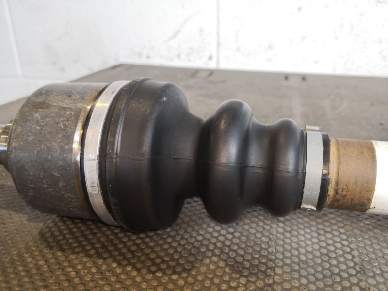 Recambio de transmision delantera izquierda para peugeot 307 referencia OEM IAM 9637117780  