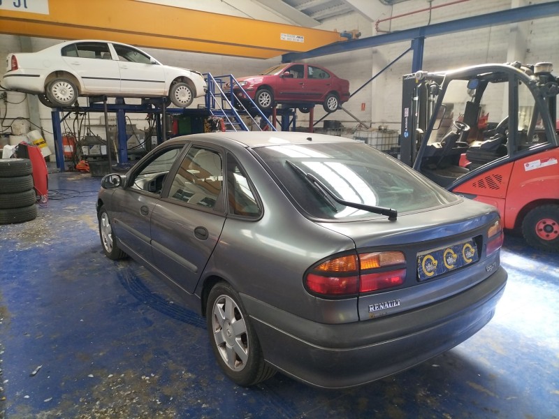 renault laguna (b56) del año 2000