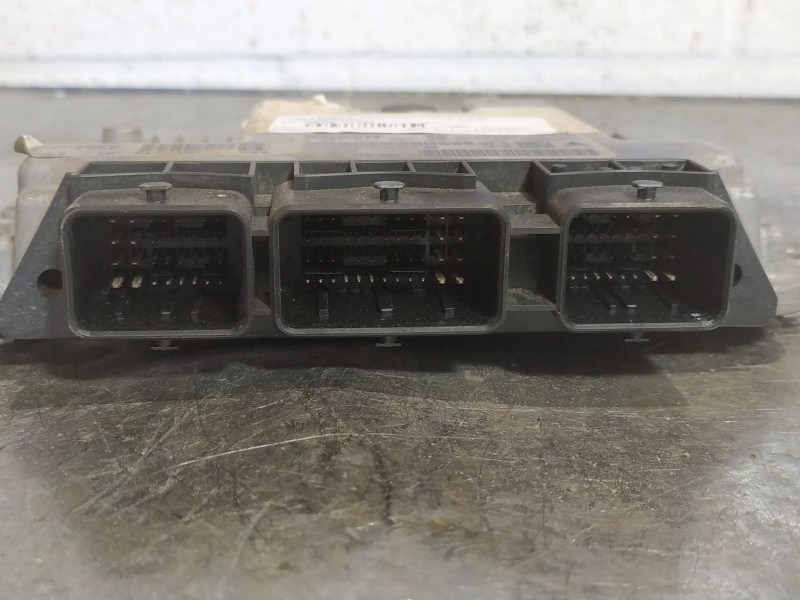 Recambio de centralita motor uce para peugeot 307 referencia OEM IAM 0281011627  