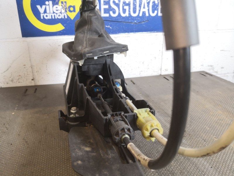 Recambio de palanca cambio para opel insignia 2.0 cdti 110 edition referencia OEM IAM 55563829  