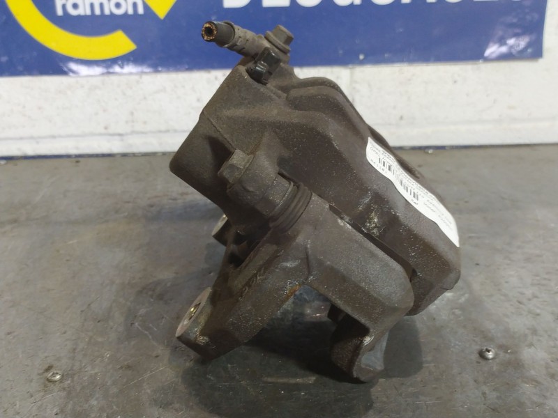 Recambio de pinza freno delantera derecha para opel insignia 2.0 cdti 110 edition referencia OEM IAM   