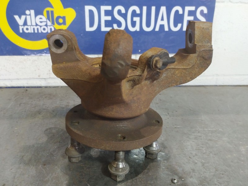 Recambio de mangueta delantera derecha para renault master 100.33 l1 h2 referencia OEM IAM   