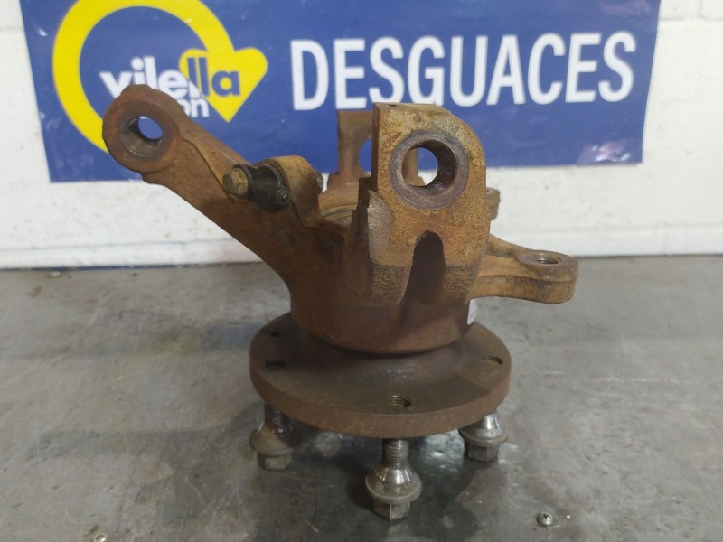 Recambio de mangueta delantera derecha para renault master 100.33 l1 h2 referencia OEM IAM   