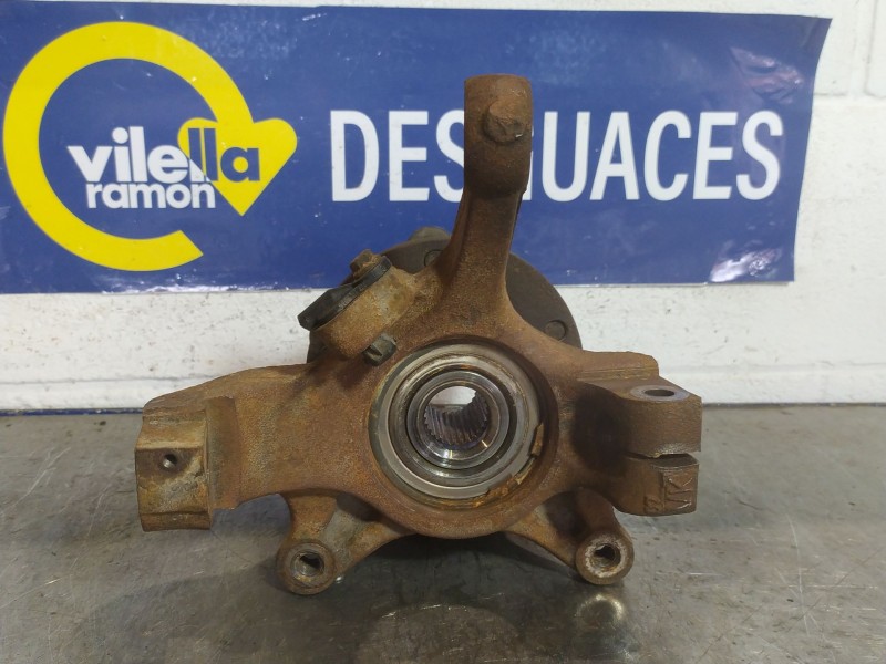 Recambio de mangueta delantera derecha para renault master 100.33 l1 h2 referencia OEM IAM   
