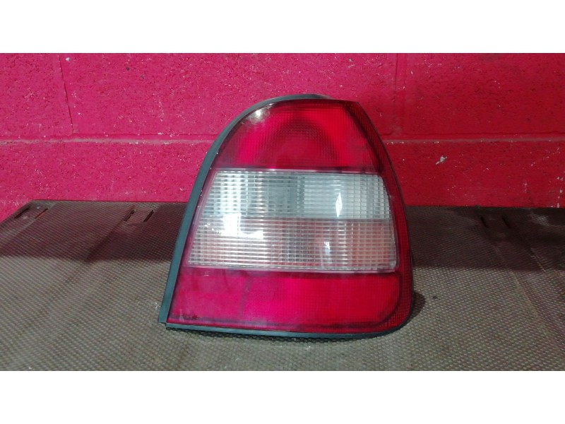 Recambio de piloto trasero derecho para nissan sunny berlina (n14)  | 0.90 - ...  | 0.90 - ... referencia OEM IAM   