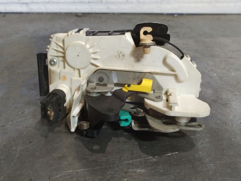 Recambio de cerradura puerta trasera izquierda para dodge caliber  | 0.06 - ...  | 0.06 - ... referencia OEM IAM   