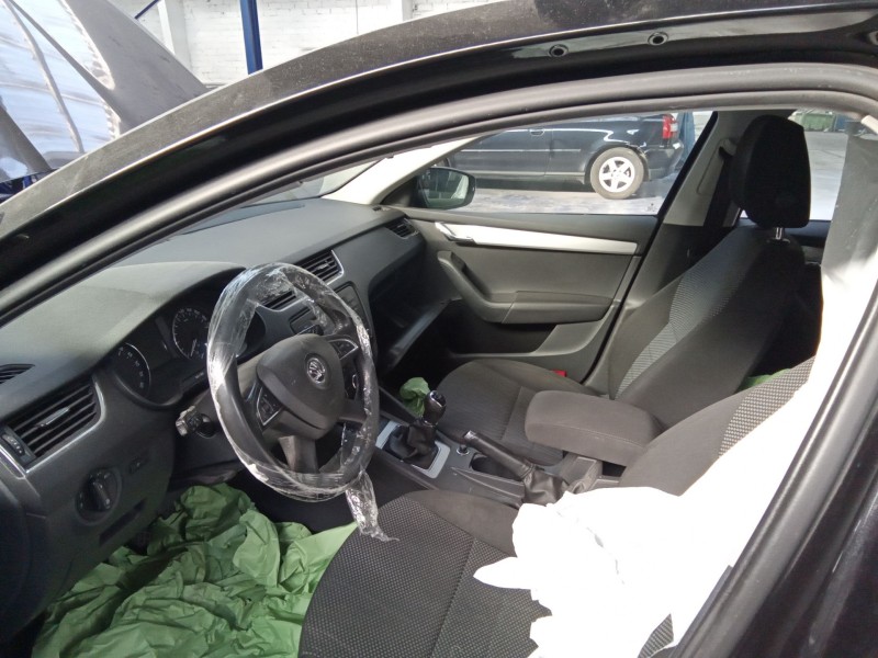 skoda octavia lim. (5e3)(01.2013)  | 0.13 - ... del año 2014