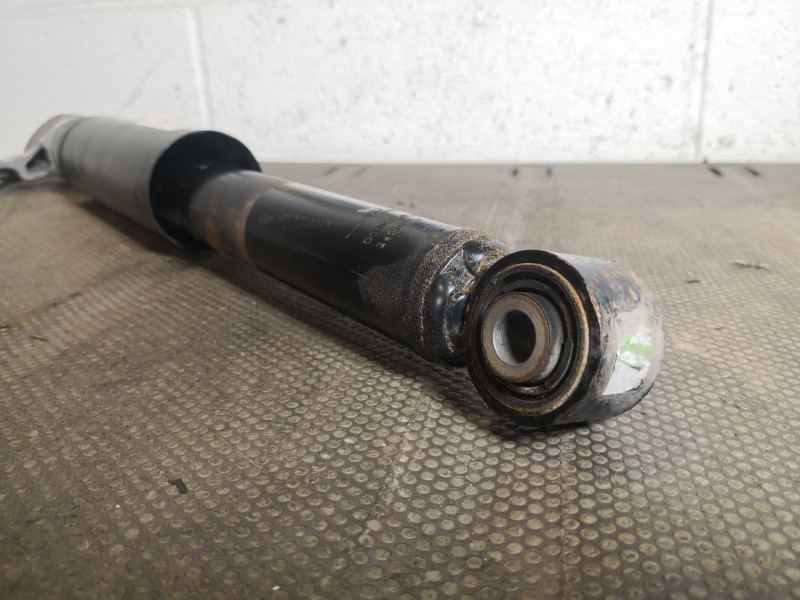 Recambio de amortiguador trasero para opel insignia 2.0 cdti 110 edition referencia OEM IAM   