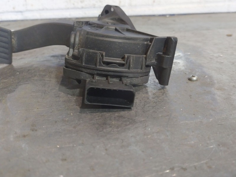 Recambio de potenciometro pedal para opel insignia 2.0 cdti 110 edition referencia OEM IAM   