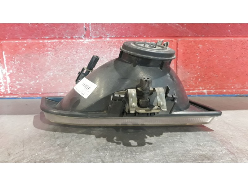 Recambio de faro izquierdo para ford fiesta referencia OEM IAM    Recambio de faro izquierdo para ford fiesta referencia OEM IAM