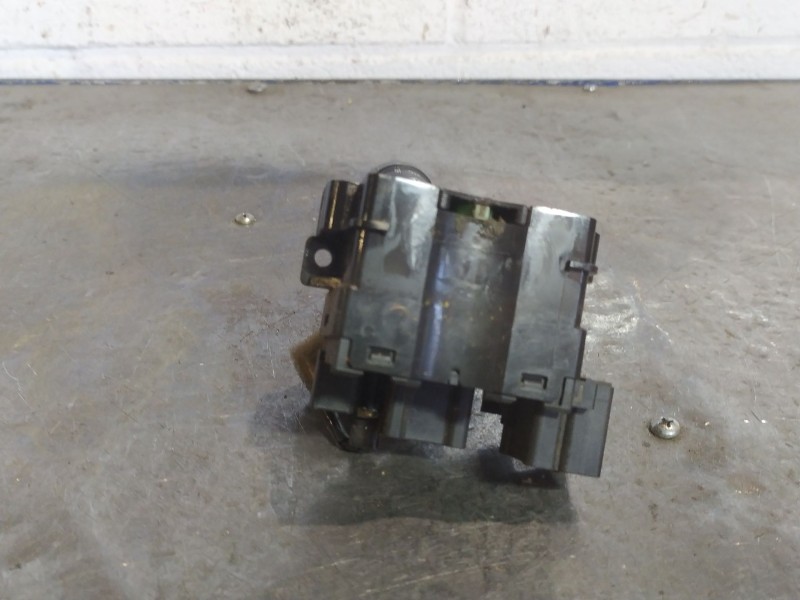 Recambio de mando luces para nissan navara 2 ii pick-up (d22) 2.5 tdi referencia OEM IAM   